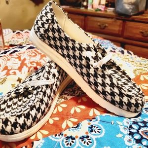 Woman's Hey Dude look alike